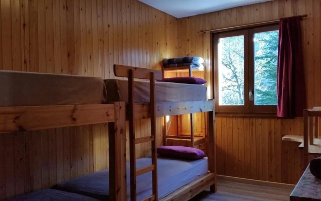 Hostal Xalet Refugi Pere Carné - Hostel