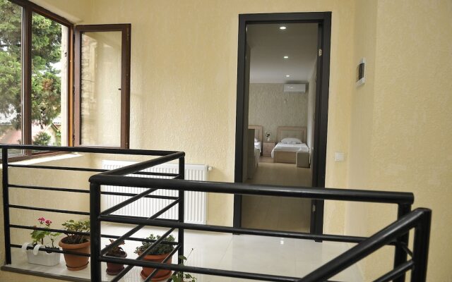 Pomegranate Hotel