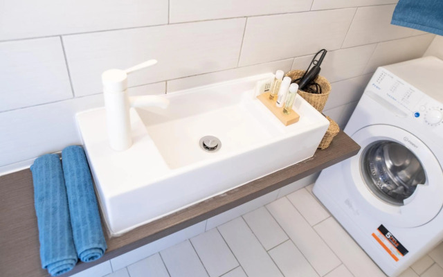 N28 Condo Apartment Next To Andrassy.