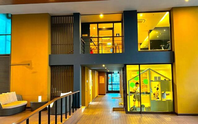 2bedroom condo in heart of Bangkok