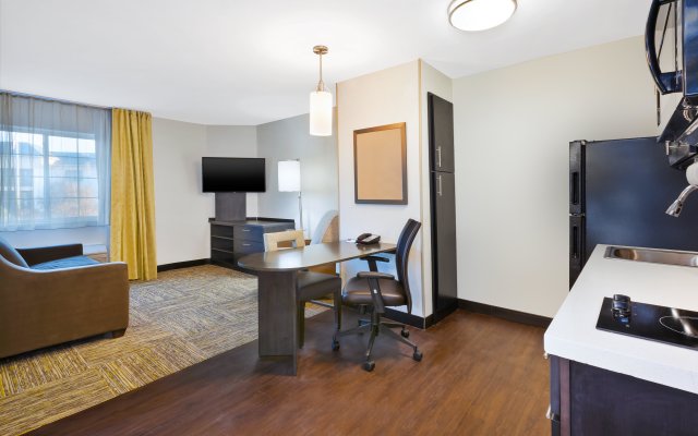 Candlewood Suites Huntersville, an IHG Hotel