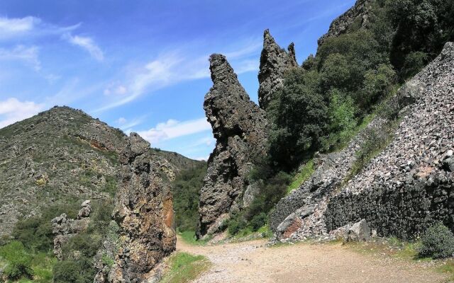 House With 4 Bedrooms in Navas de Estena, With Wonderful Mountain View