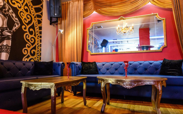 Hotel Lux