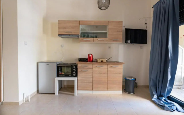 Ag. Ioannis metro station studio 1 bed 2 pers