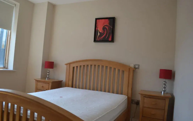 Hanover Wharf Apartment