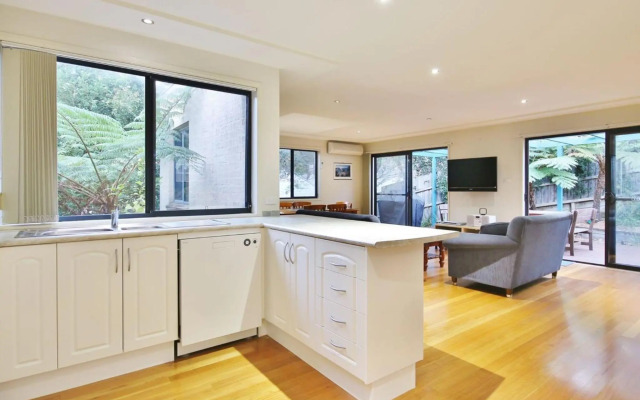 Sand Water at Hyams Beach 4pm Check Out Sundays