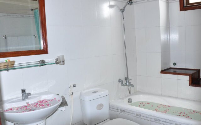 Champa Lang Co Hotel