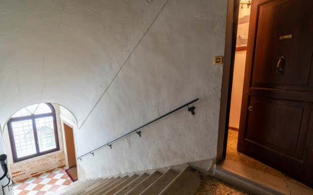 Ca’ Cappello Venetian Apartment M02074212072