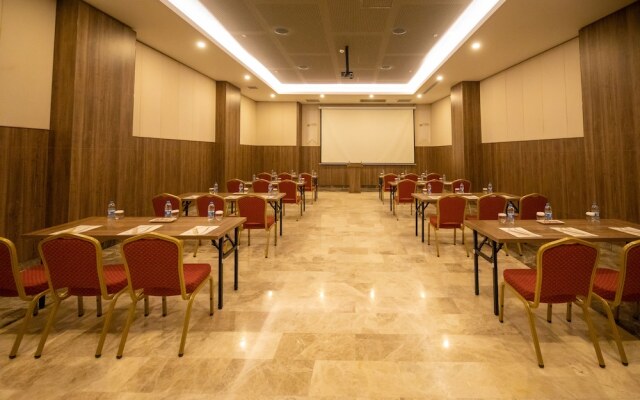 Engin Otel