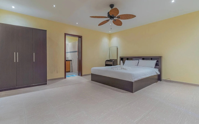 Tropical Luxury 4BR Pool Villa w Game Area