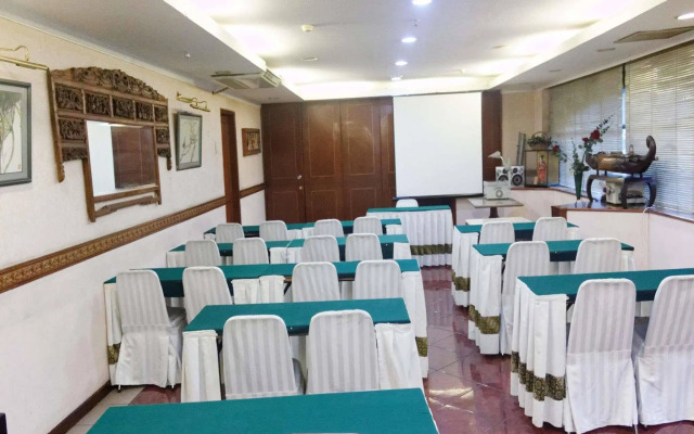 Paragon Gallery Hotel
