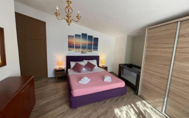 Maisonette 25m from the sea
