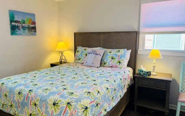 Lime Inn 4 Bedroom Home by RedAwning