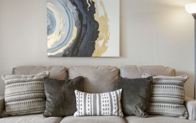 The Branson Condo at Fall Creek - Overlooking the Rolling Hills