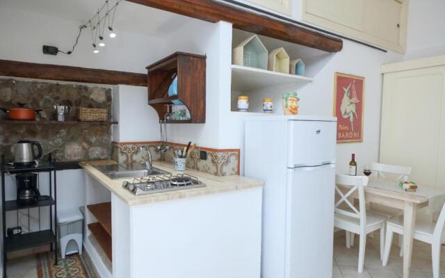 SELF Apartments - Coastal Suite and Central Balcony
