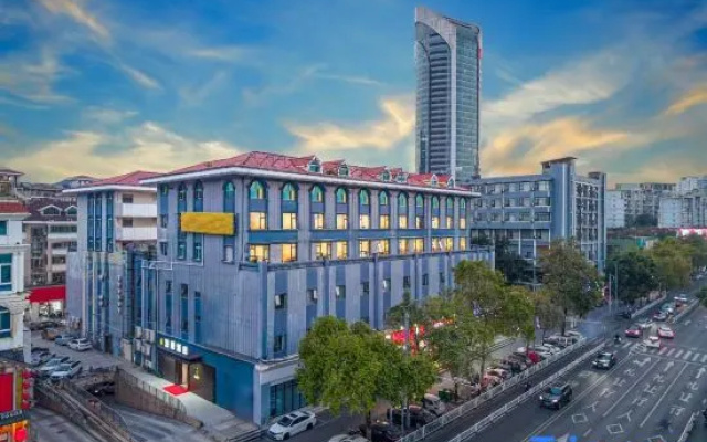 Pojing Hotel (Liuzhou Five-Star Commercial Pedestrian Street Jiangbin Park Branch) – Outside – Liuzhou