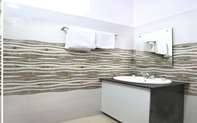 OYO 8766 Hotel DS Regency