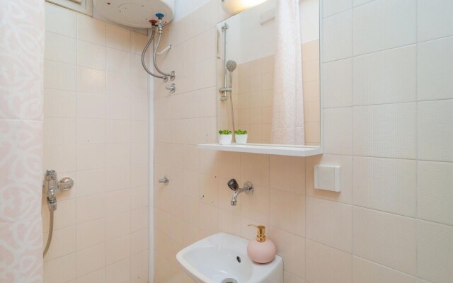 Beautiful Apartment in Krilo Jesenice With 3 Bedrooms