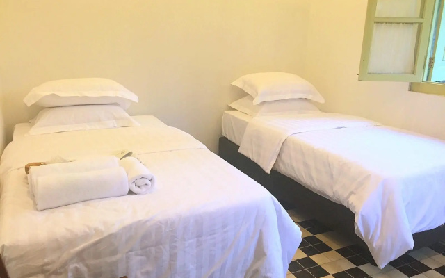 The Ermajas Pavilion – Guest Rooms – Batukaras