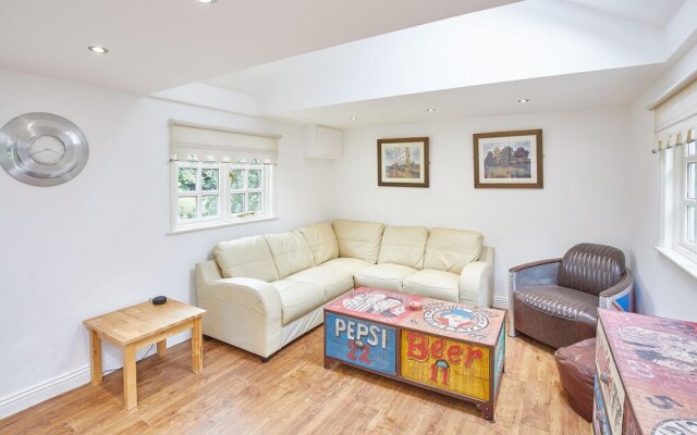 Host Stay Willow Lodge