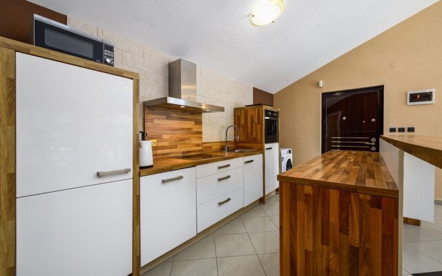 Awesome Home in Valtursko Polje With Wifi and 12 Bedrooms