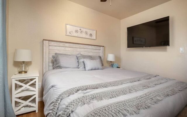 Cozy Gilbert Condo Walking Distance to Downtown!