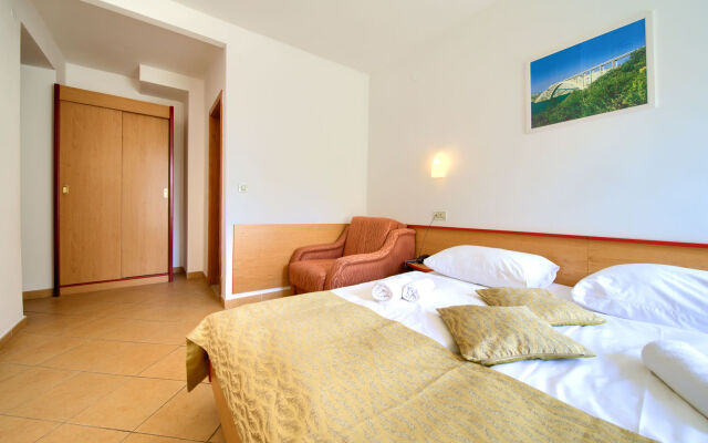 Villa Lovorka - Hotel Resort Drazica