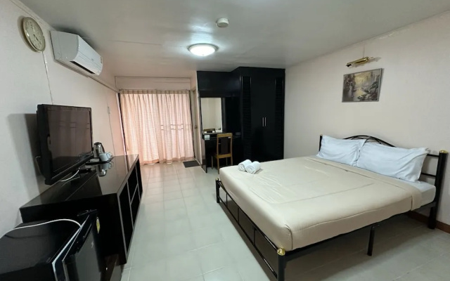 Hotel Grand Mandarin Latphrao 130