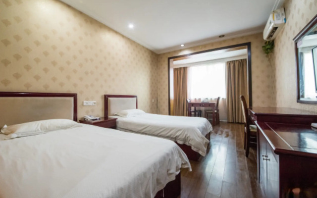 Tianyu Star Hotel (Nantong Outer Ring West Road Open University Branch)