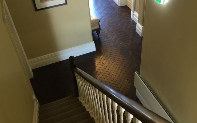 Clydesdale Manor