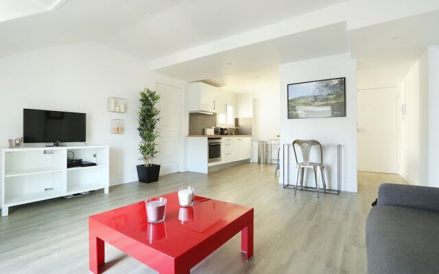 Apartment Ponthieu - Champs Elysées