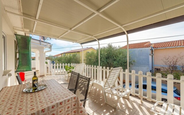 Beautiful Apartment in Vir With 2 Bedrooms and Wifi