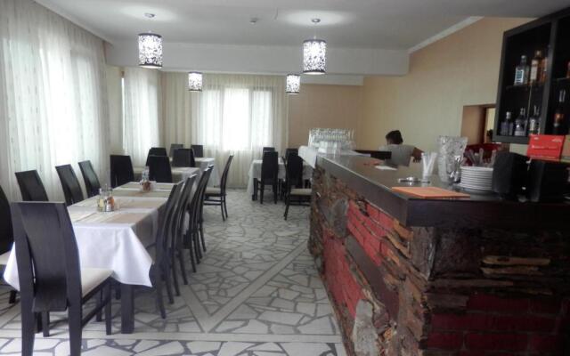 Family hotel Borovitsa