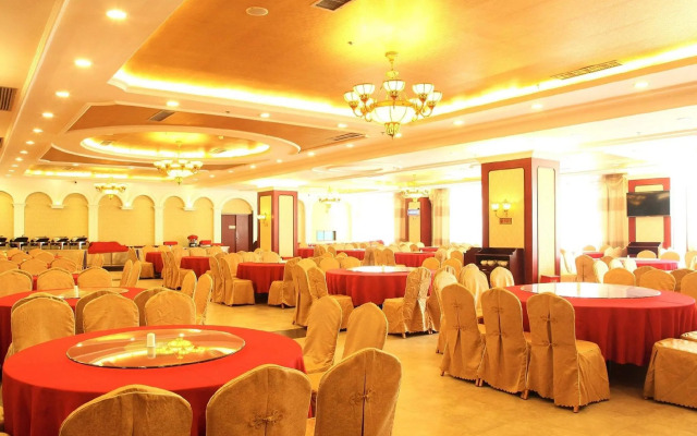 Vienna International Hotel（Guangxi Guilin Yangsuo West Street and Ten-mile Gallery）