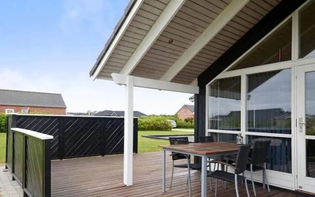 6 Person Holiday Home in Tarm