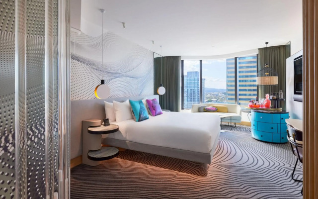 W Brisbane