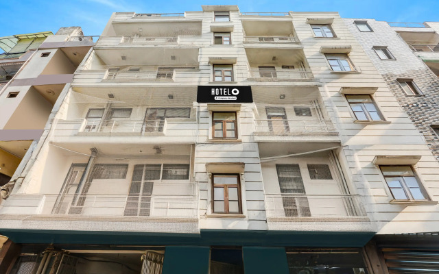 Super Hotel O East Punjabi Bagh Near Metro Station