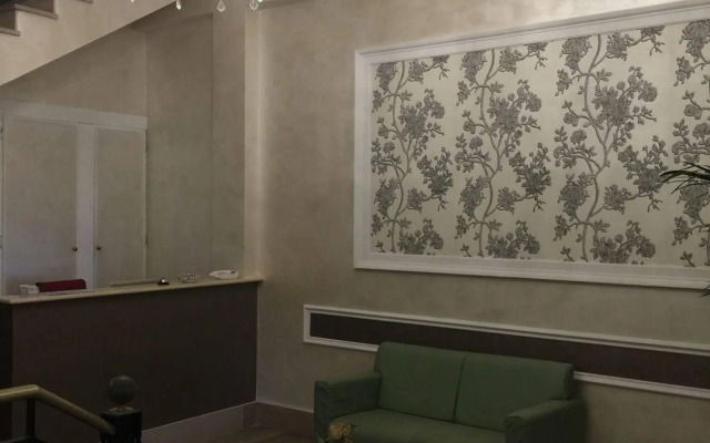 Metropolis Rooms & Services