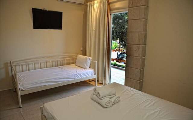 Marvida Boutique Niriides Beach