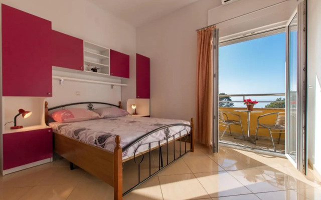Studio apartments Zloic in Krvavica