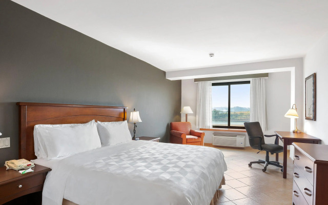 Holiday Inn Panama Canal by IHG