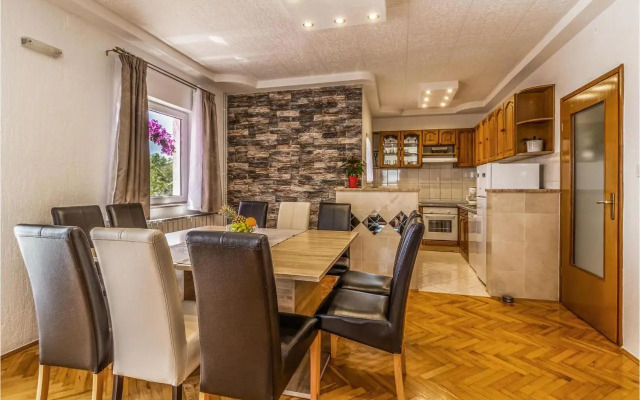 Five-Bedroom Holiday Home in Kastel Novi