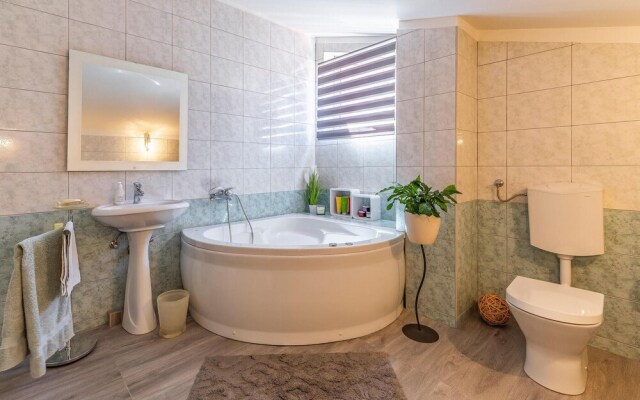 Awesome Apartment in Pula With Wifi and 2 Bedrooms