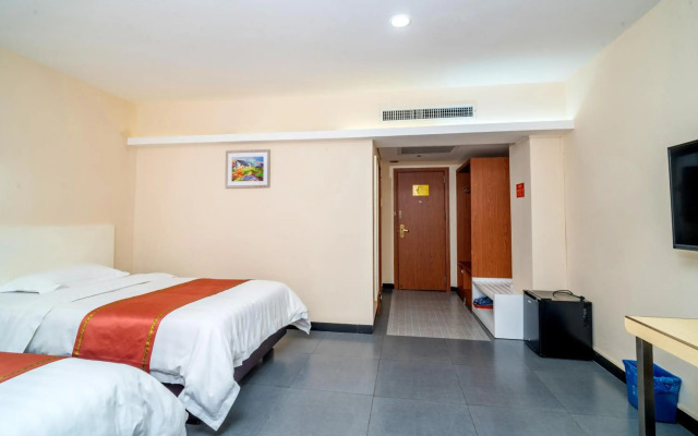 LN White House Hotel