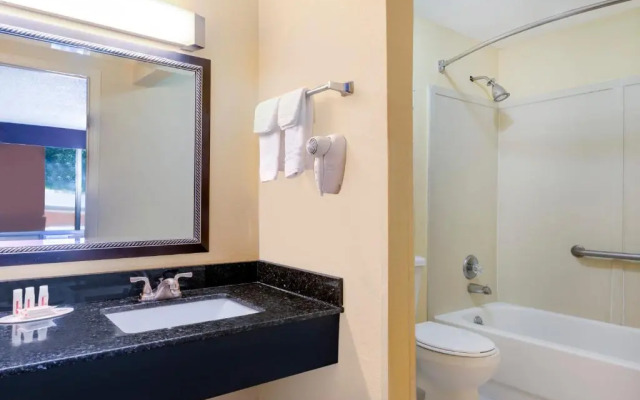 Days Inn Knoxville East
