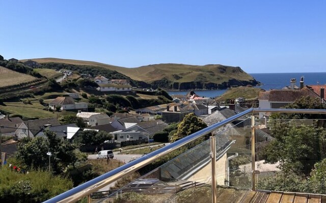 Sea View Hotel - Sandpebbles