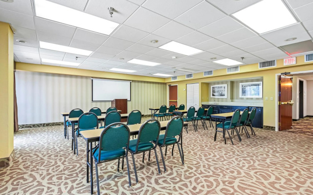 Holiday Inn St. Petersburg West by IHG