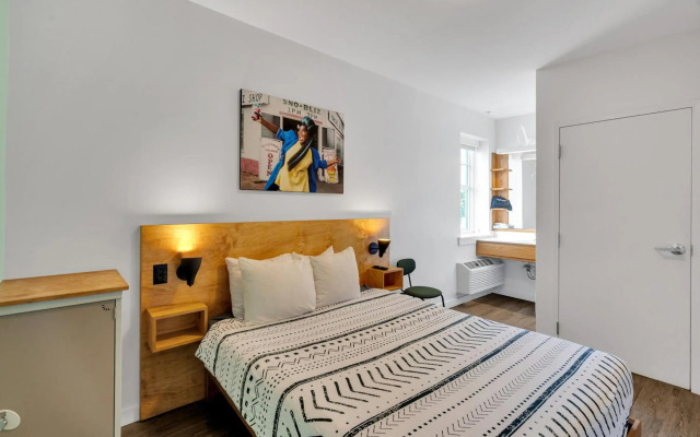The Quisby Hotel