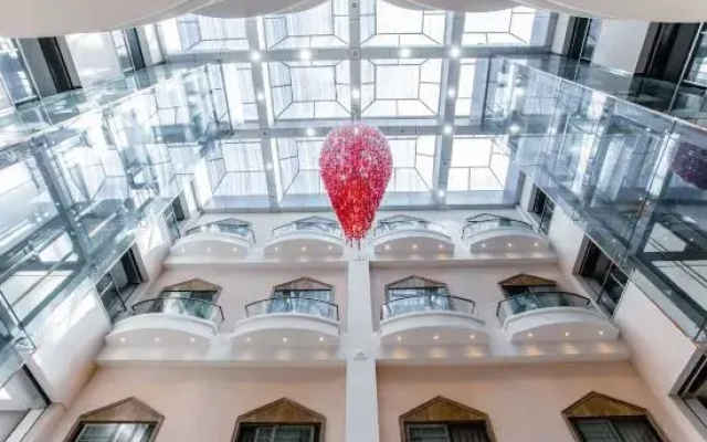 Windsor King Hotel