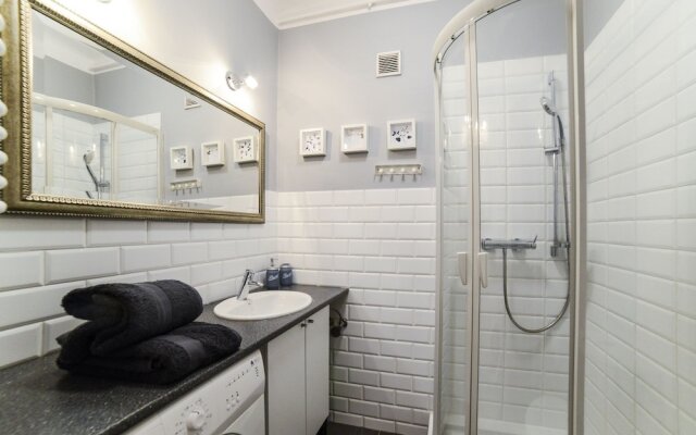 Downtown Colour Studio